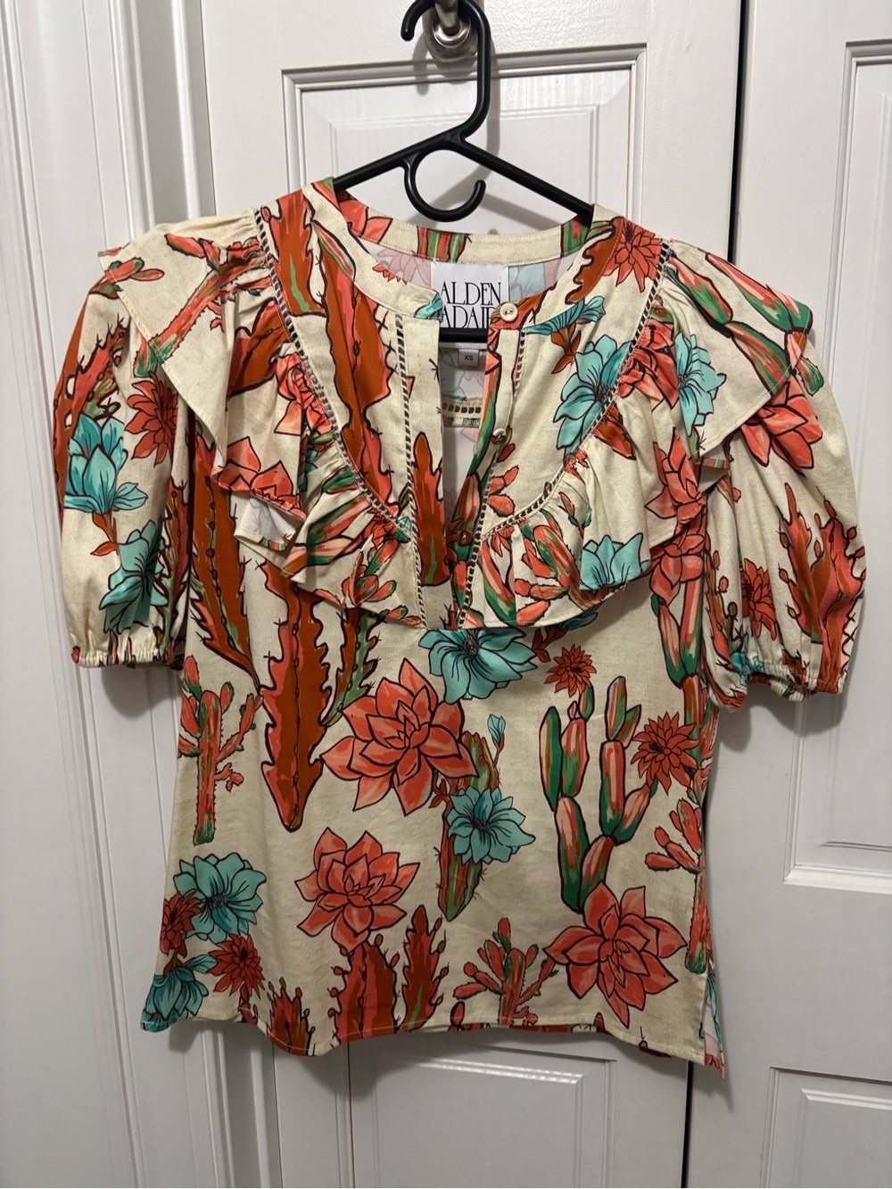 Alden Adair Cream Floral Ruffle Sleeve Top